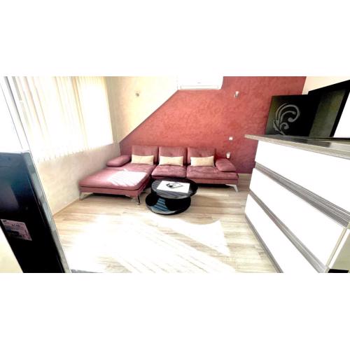 Apartment with 2 Bedrooms and Parking Near the Beach