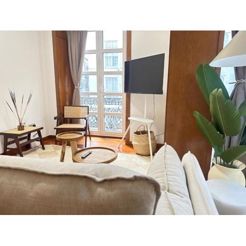 Apartment with a balcony, downtown, free parking by YBH