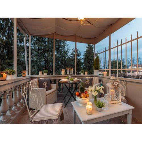 Apartment with a Romantic Terrace