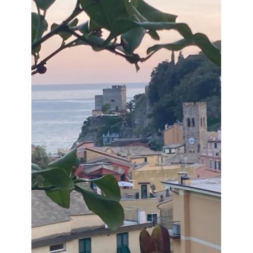 Apartment with balcony and seaview