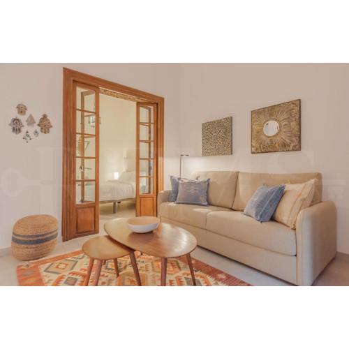 Apartment with balcony in the heart of Malaga by REMS