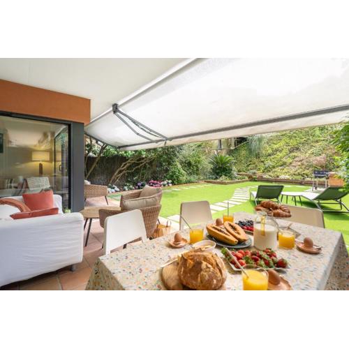 Apartment with garden and terrace