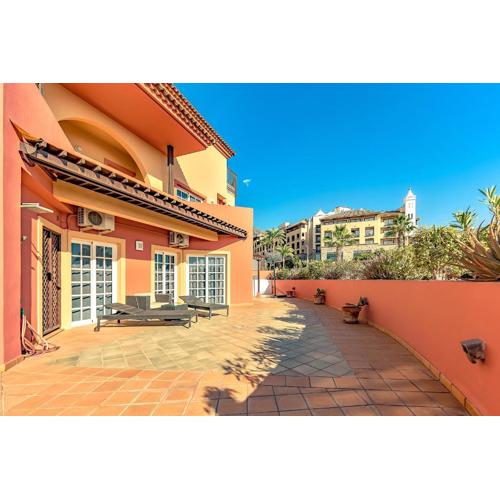 Apartment with large terrace in Terrazas del Duque