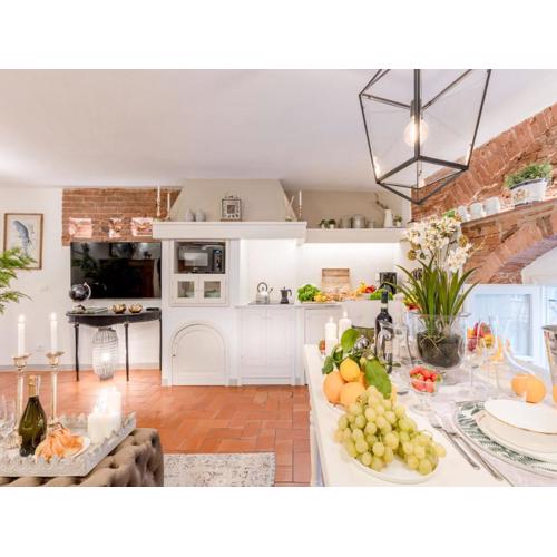Apartment with Lucca square views