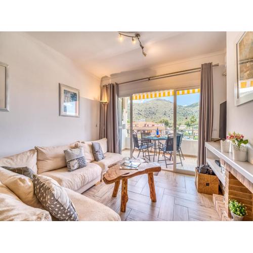 Apartment with mountain and lake view