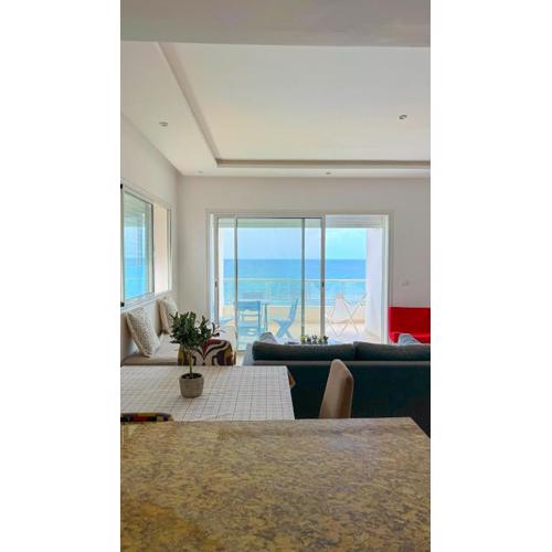 Apartment with panoramic sea views