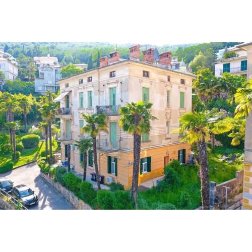 Apartment with patio 50m from the beach and Lungomare