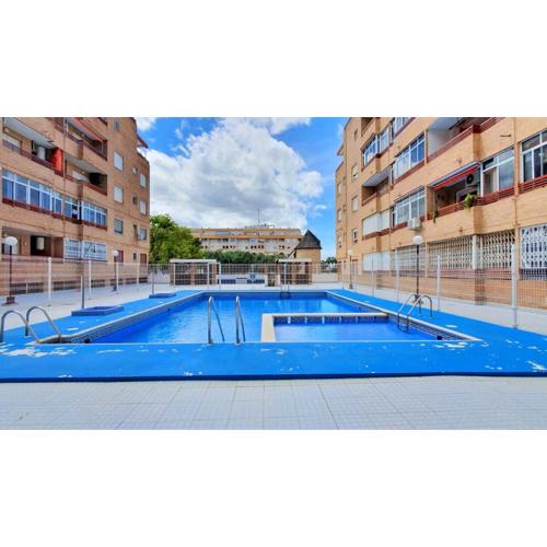 Apartment with pool in the Parque las Naciones area