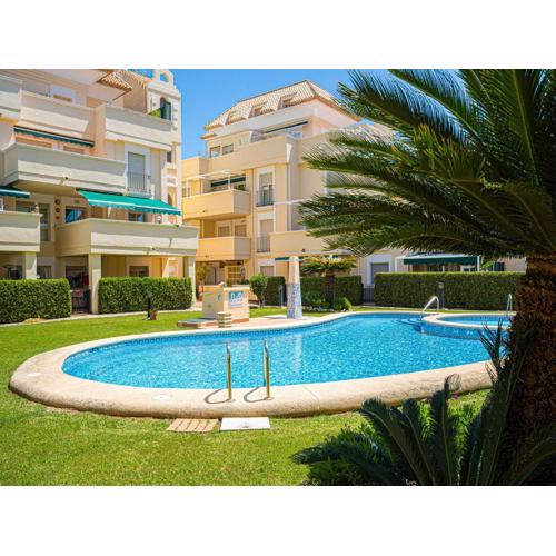 Apartment with pool in Urb Medina del Sol