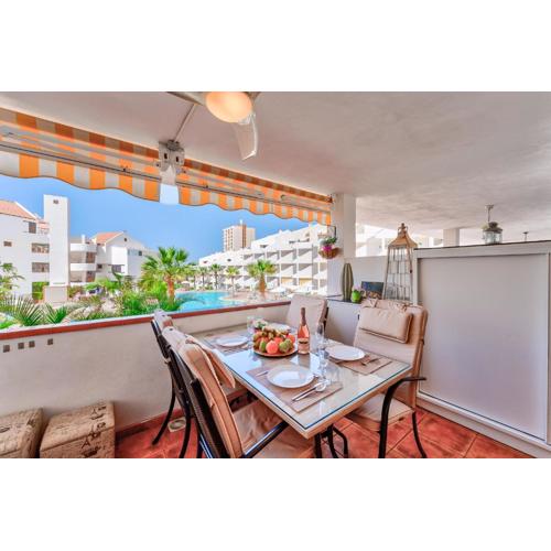 Apartment with pool view