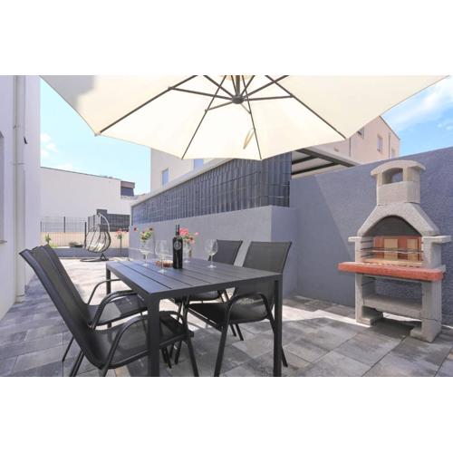 Apartment with private Garden