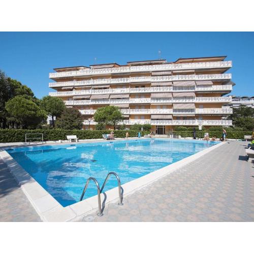 Apartment with Private Patio