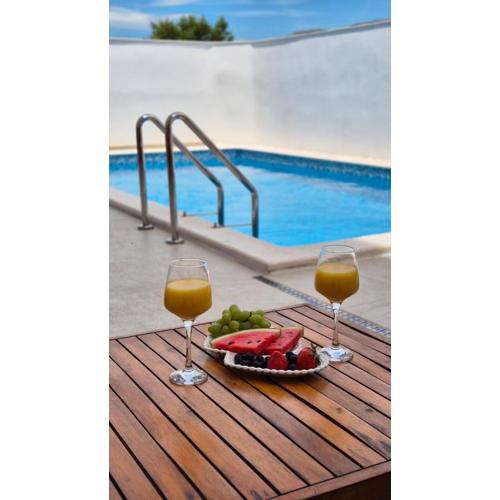 Apartment with private swimming pool