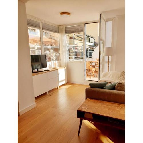 Apartment with private Terrace, Kingsize Bed, Highspeed-Wifi & AC