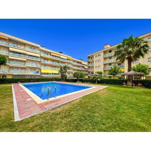 Apartment with Saltwater Pool near beach