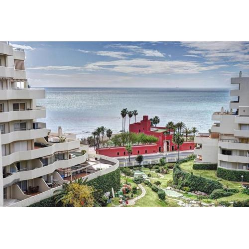 Apartment with sea views and large terrace