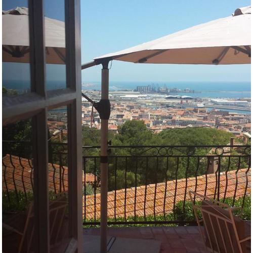 Apartment with sea/city views, near downtown Sète
