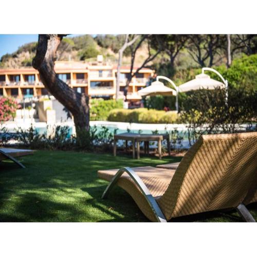 Apartment with shared pool near the beach