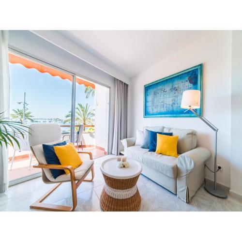 Apartment with spectacular sea views