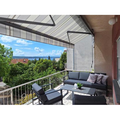 Apartment with terace