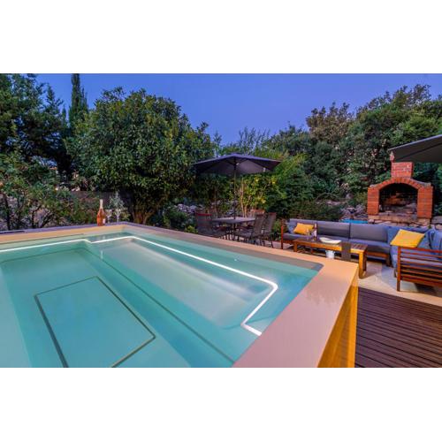 Apartment with terrace and mini pool Green Gold