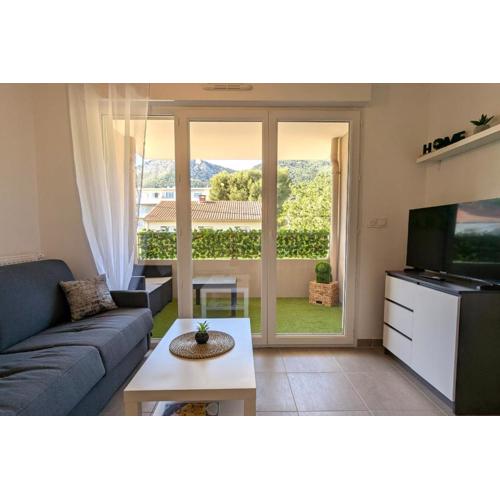 Apartment with terrace in the heart of Toulon