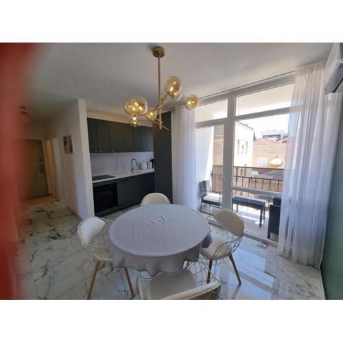 Apartment with view on city marine