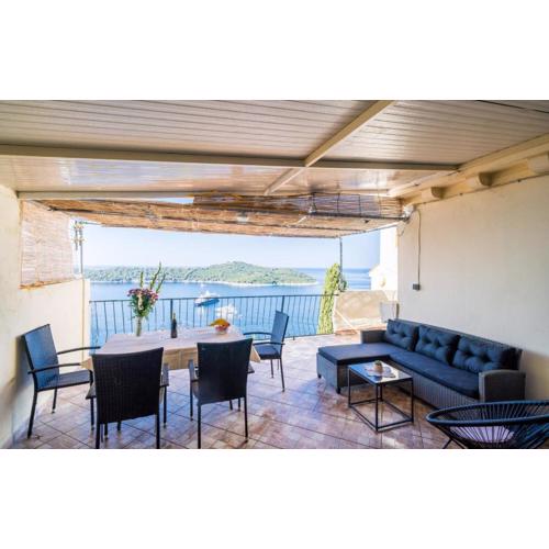 Apartment Zlatni Potok with seaview