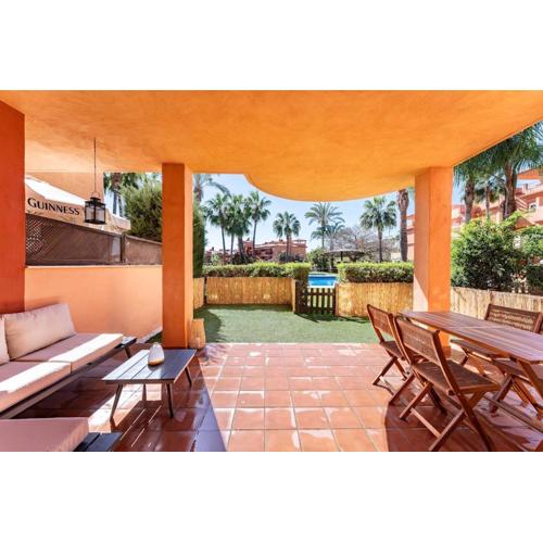 Apartmento en Marbella con acceso directo a la piscina!