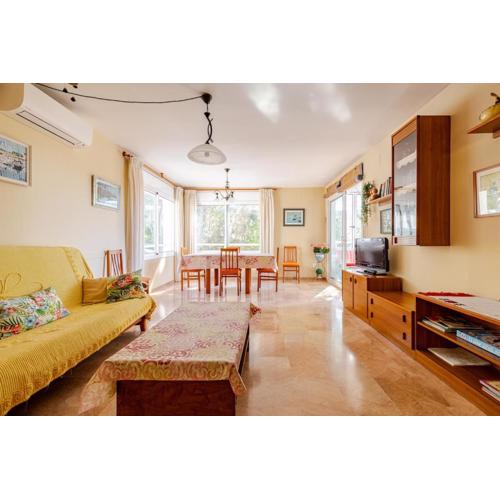 Apartmento en Primera línea de Mar, vistas al Mar y Piscina
