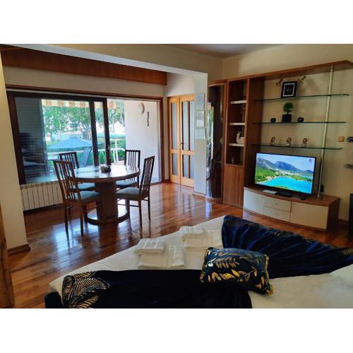 Apartments Anagora II
