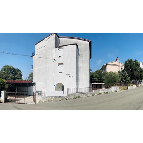 Apartments and Room Mira
