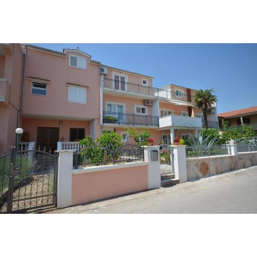 Apartments and Room Zinka