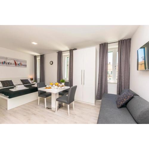 Apartments and Rooms Adriatic Suites