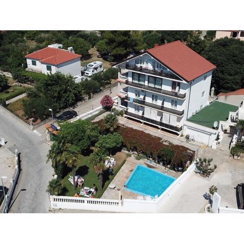 Apartments and Rooms Bozena