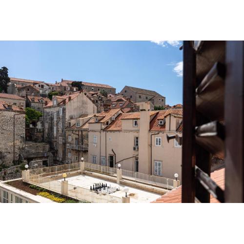 Apartments and Rooms Lejletul