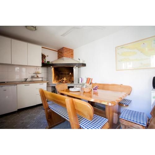 Apartments and Rooms Marino