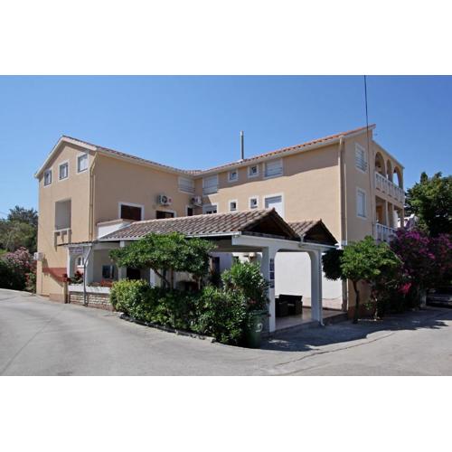 Apartments and Rooms Vesna Novalja