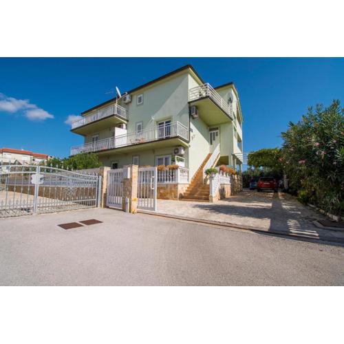 Apartments Antique Ivo