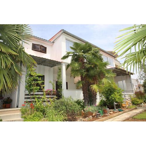 Apartments Araz