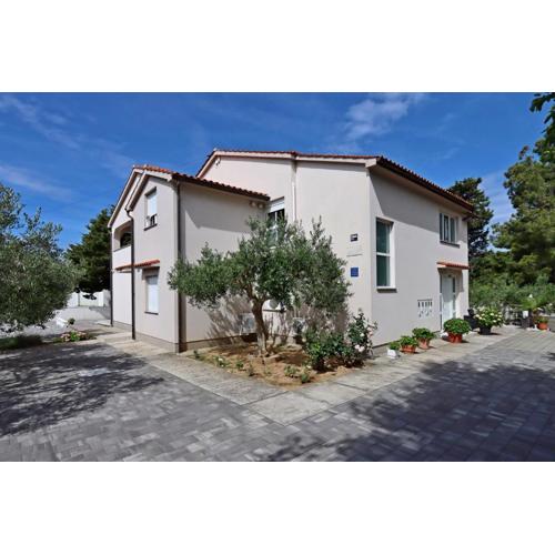 Apartments by the sea Banjol, Rab - 12838