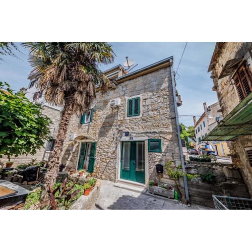 Apartments by the sea Kastel Luksic, Kastela - 21921