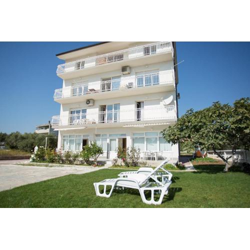 Apartments by the sea Kastel Stafilic, Kastela - 20981