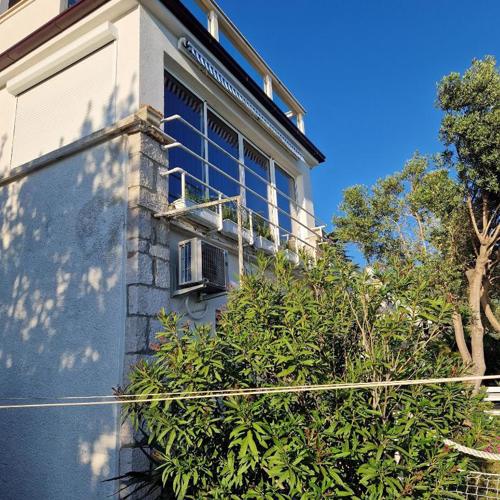 Apartments by the sea Novi Vinodolski - 24414