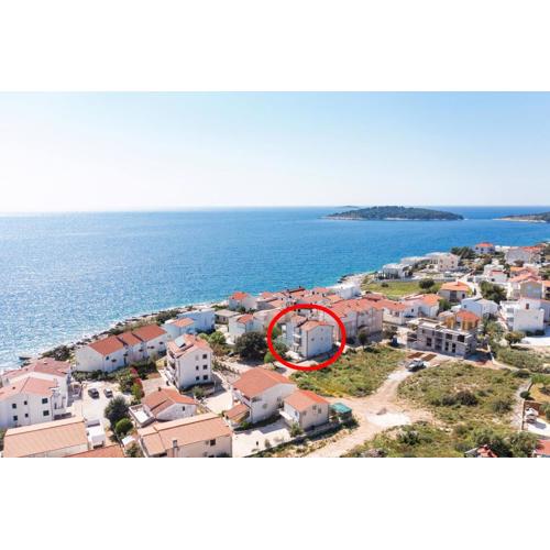 Apartments by the sea Rogoznica - 17129