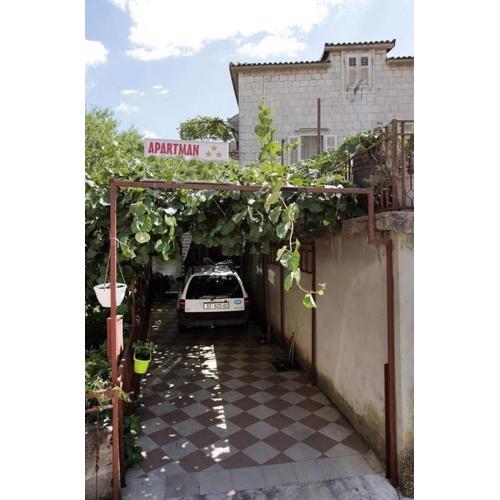 Apartments by the sea Trogir - 14907
