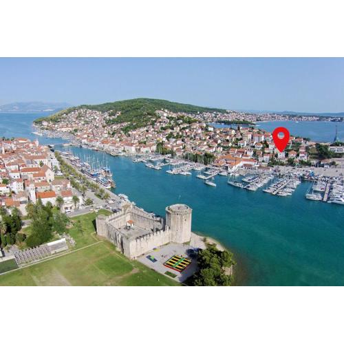 Apartments by the sea Trogir - 21995
