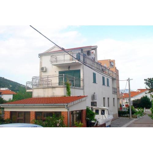 Apartments by the sea Trogir - 24168