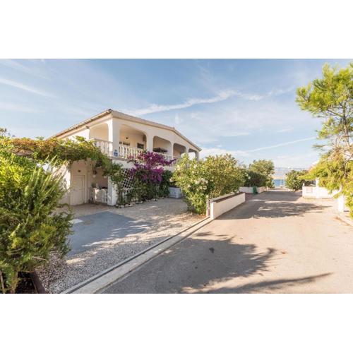 Apartments by the sea Vir - 18516