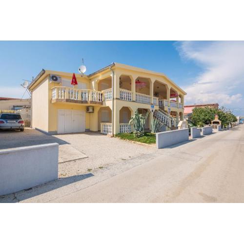 Apartments by the sea Vir - 20333